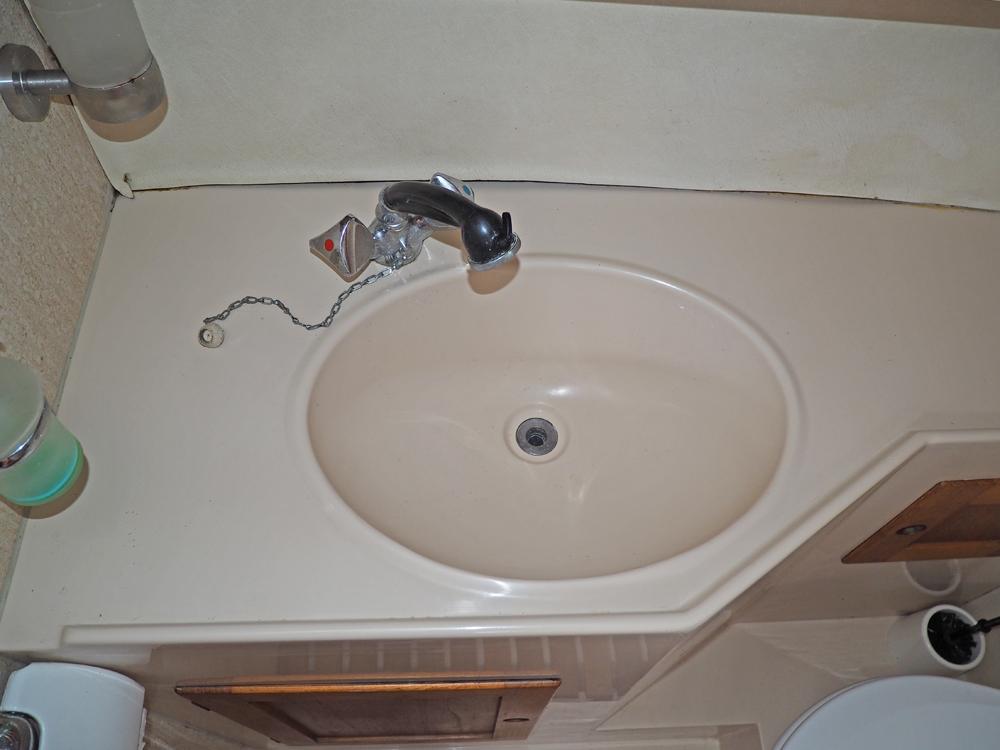 Salon, Accommodatie